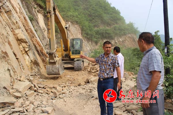 修路現(xiàn)場(資料圖).jpg